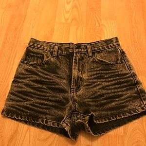 High waist shorts acid wash